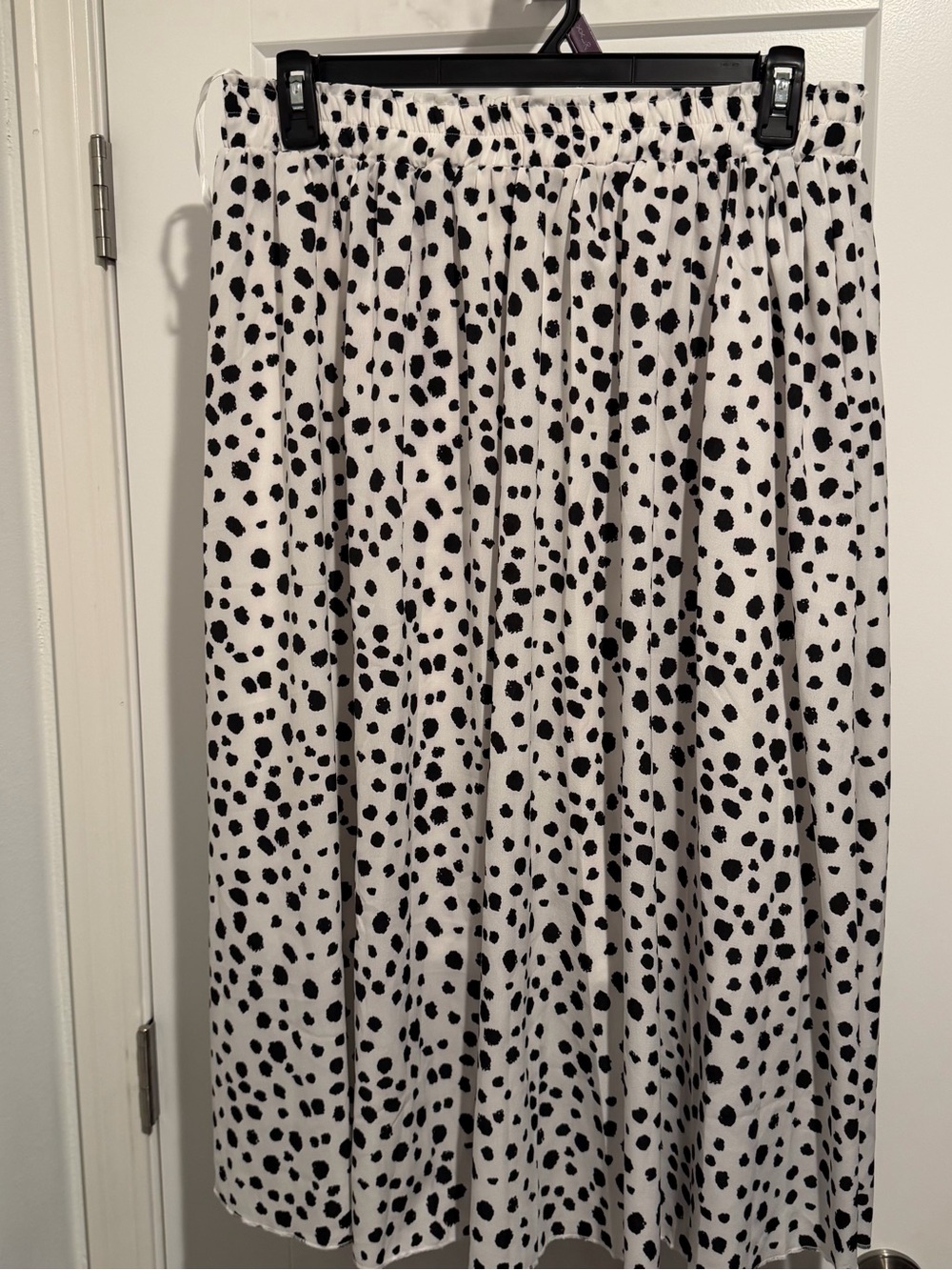XL Black and White Dalmatian Print Midi Skirt